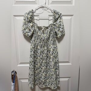 New Floral Puff Sleeve Dress